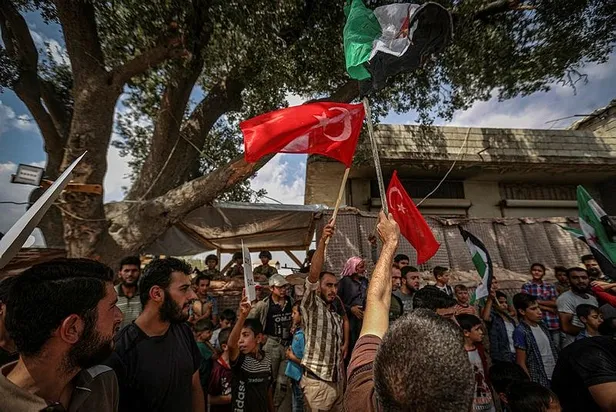 idlib-halkindan-turkiyeye-destek-gosterileri-1599845646669.jpeg İdlib halkı Türkiye için sokaklara döküldü!-3