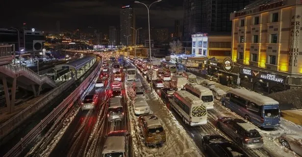 İstanbul’da yollarda mahsur kalan 3 bin 180 kişi otellere yerleştirildi
