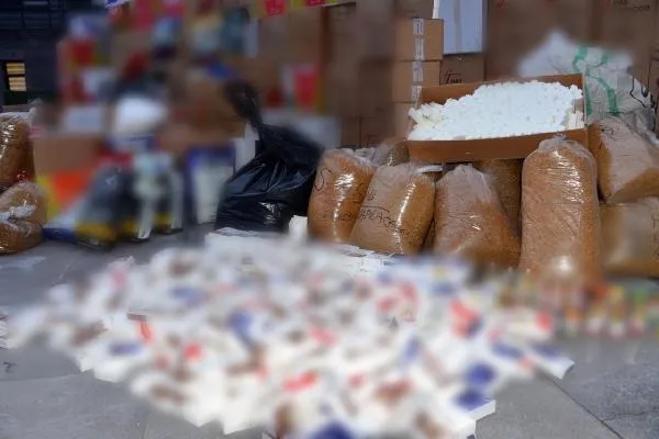 SON DAKİKA: İki ilde kaçakçılık operasyonu: 7 milyon adet makaron ele geçirildi-3