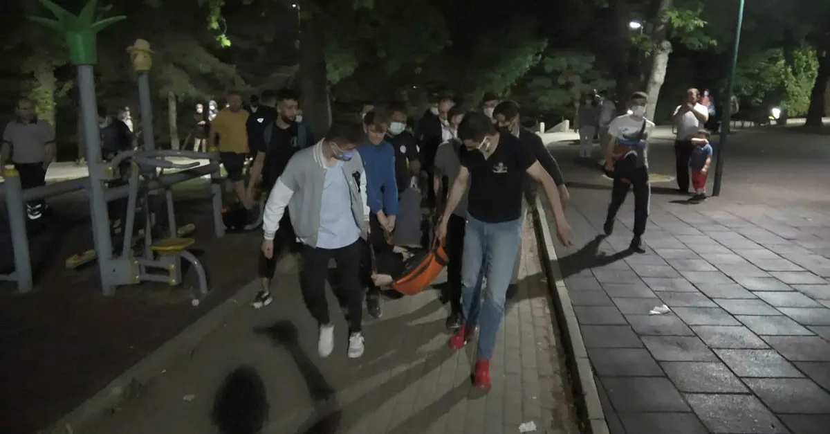 Bursa'da "yan baktın" kavgasında kan aktı