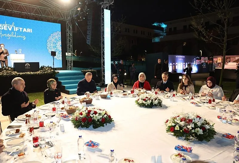 Başkan Erdoğan'dan geleneksel TÜRGEV iftarında önemli açıklamalar-7