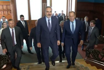 Moskova'da kritik temas! Sergey Lavrov ile Hakan Fidan görüşmesi kamerada!