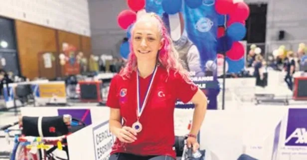 Güner’den çifte madalya