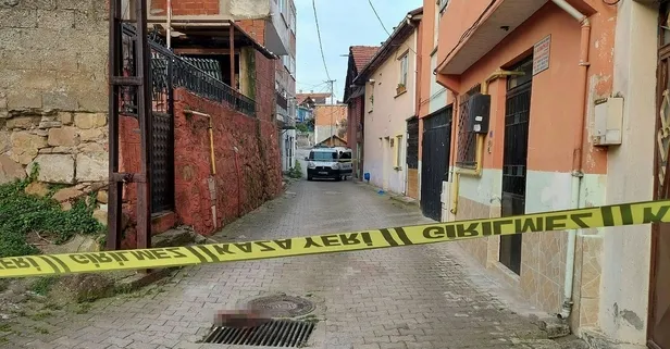 Eşini sırtından bıçaklayarak katletti "Cin musallat oldu büyü yapıldı" dedi! Kocaeli'de akılalmaz vahşet