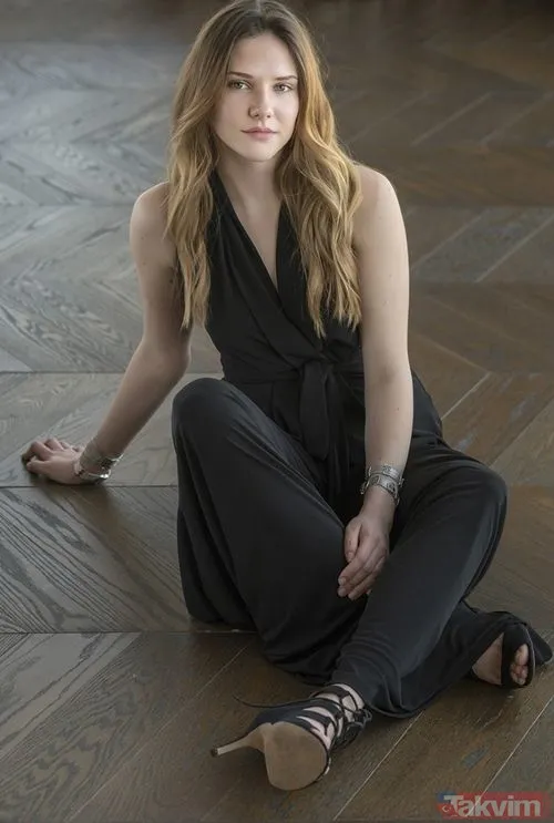 Esra Erol 'bu yıl öpmeye yanında olmaya korkuyorum' dedi annesini yeni yaşını kutladı! Esra Erol'un büyük oğlu aynı anneannesi... - 27