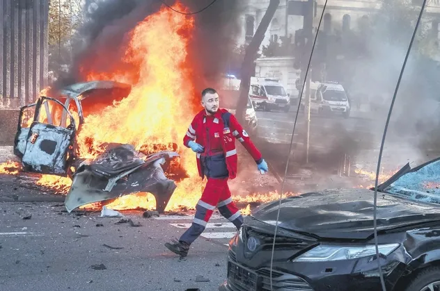 Rusya, Kiev'e bomba yağdırdı! 8 sivil öldü, 24 kişi yaralandı