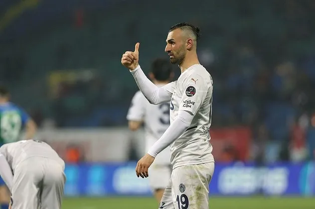 Serdar Dursun yaptığı hat-trick ile Çaykur Rizespor maçına damgasını vurdu! Hedef 11 yıllık hasreti bitirmek