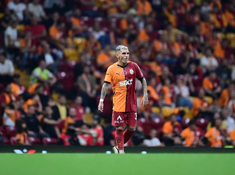 galatasarayi-yikan-haber-torreiranin-yeni-takimini-duyurdular-1729086058265.jpeg Torreira'nın sözleşmesi 2026'da sona erecek. (AA)