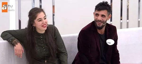 1670432547025.jpg Anne terliği stüdyoyu karıştırdı! 7 ay önce şikayetçi olduğu evli ve çocuklu sevgilisiyle Esra Erol’a katılan Gamze annesini çileden çıkardı!-10