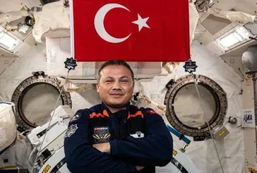 İlk Türk astronot Alper Gezeravcı’nın eve dönüş yolcuğu başladı! Gözler o saate çevrildi! Yer yüzüne ne zaman inecek?