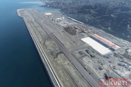 Türkiye’nin yüz ölçümü arttı! Deniz doldurularak yapılan Rize-Artvin Havalimanı uydu fotoğraflarında