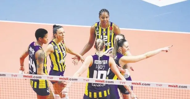 Fenerbahçe Sultanlar Ligi play-off final serisi ilk maçında Eczacıbaşı’nı mağlup ederek seride 1-0 öne geçti