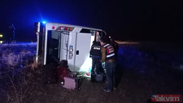 Sivas'ta sağlık çalışanlarını taşıyan tur midibüsü devrildi! Ölü ve yaralılar var - 17