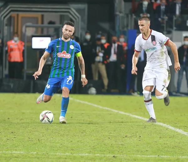 can-gonul-agabeyi-gokhanin-yanina-rizeye-gitti-1629791822899.jpg Can Gönül ağabeyi Gökhan'ın yanına Rize'ye gitti-3