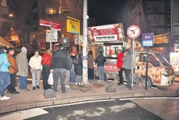 Arkadaşları lokma döktürdü!