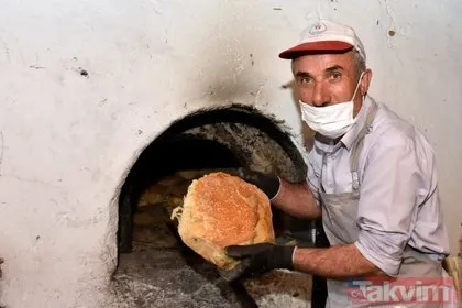 Gümüşhane’nin Torul ilçesine bağlı Cebeli köyünde ekmek, 200 yıllık ekşi mayayla yapılıyor