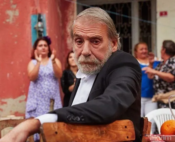 Yeşilçam'ın yakışıklı jönü Kartal Tibet oğluyla aynı filmdeymiş! Yıllar sonra ortaya çıktı! Meğer Müslüm Gürses'in Mutlu Ol Yeter filminde... - 33