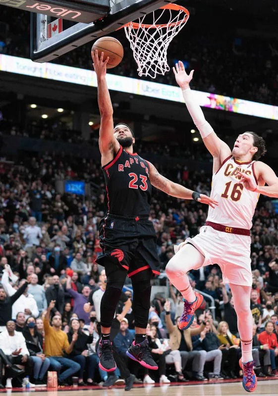 cleveland-cavaliers-toronto-raptorsi-bir-sayi-farkla-yendi-cedi-osman-17-sayi-kaydetti-1636180880596.jpg