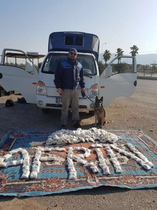 Teröristlere gönderilen cesaret verici haplar yakalandı-3