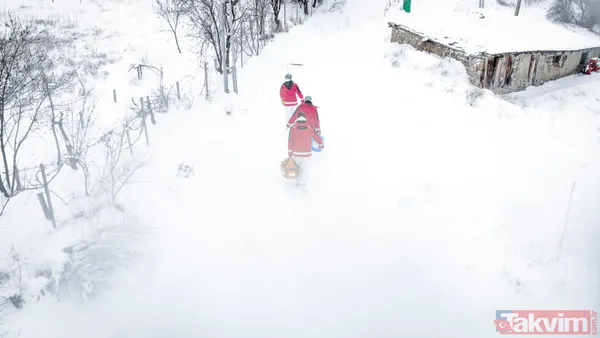 Koronavirüs aşılamaları devam ediyor! Sağlık çalışanları kar kış dinlemiyor! İşte fedakarlığın fotoğrafları - 11