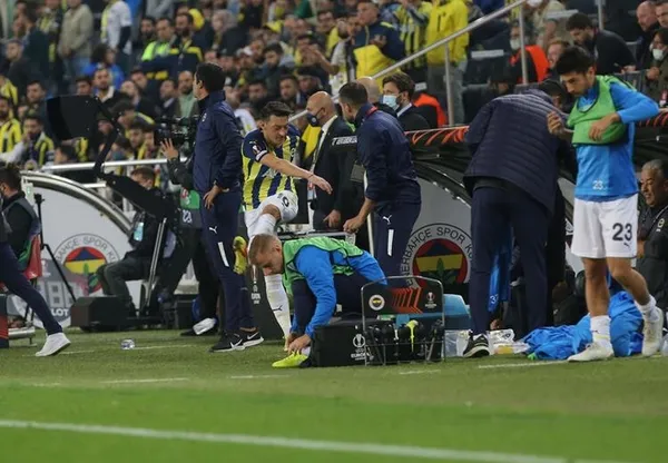 Fenerbahçe Başkanı Ali Koç Mesut Özil'e rest çekmişti! İşte Özil'in bardağı taşıran ticari kaygıları-11
