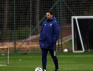 Fenerbahçe'de derbi sonrası flaş karar! Erol Bulut iki ismin üstünü çizdi