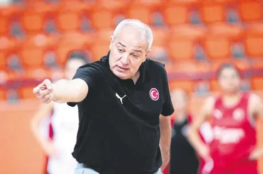 trabzonspor-steaua-bukres-takiminda-forma-giyen-adrian-sut-icin-harekete-gecti-spor-haberleri-1669250454519.jpeg Trabzonspor Steaua Bükreş takımında forma giyen Adrian Sut için harekete geçti | Spor haberleri-8