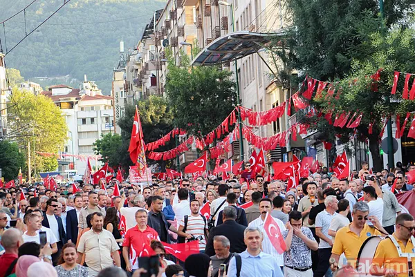 Türkiye 15 Temmuz Demokrasi ve Milli Birlik Günü'nde nöbette! - 14