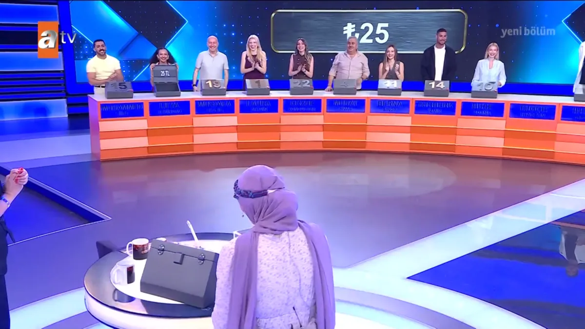 1785357283337.png Murat abinin kutulara para koklatması stüdyoyu kırdı geçirdi: Günün yarışmacısı Trabzonlu Tuğçe yarışmadan büyük ödülle ayrıldı-5