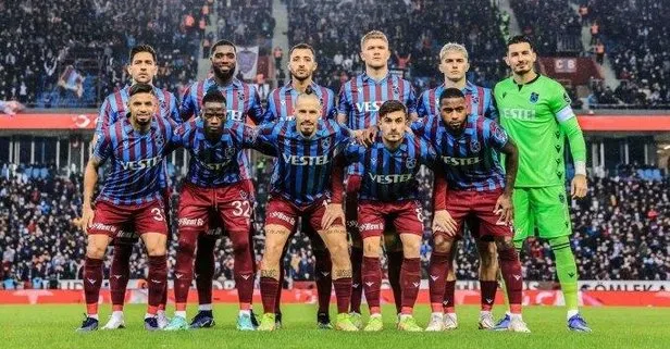 Tarihe geçmek isteyen Trabzonspor’da Abdullah Avcı takımına seslendi!  “Kutlamaları artık bir kenara bırakın