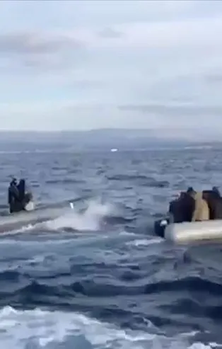 Hollanda gazetesi NRC Yunanistan'ın Ege'deki göçmen oyununu yazdı: Derin utancı örtbas çabası