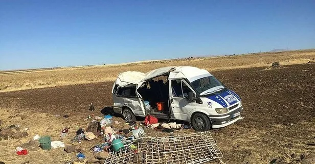 Tarım işçilerini taşıyan minibüs devrildi!