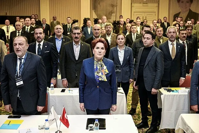 iyi-parti-lideri-meral-aksener-28-subat-darbesi-organizatorlerinden-eski-mit-baskani-teoman-komanin-ogrencisi-1700503324506.jpeg İYİ Parti lideri Meral Akşener, 28 Şubat darbesi organizatörlerinden eski MİT Başkanı Teoman Koman'ın öğrencisi olduğunu itiraf etti-2