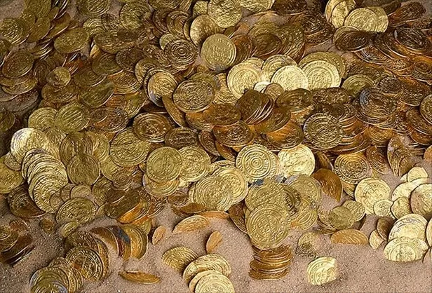 dunyayi-cilgina-ceviren-kesif-kazdiklari-yerden-oluk-oluk-altin-fiskirdi-1687961517709.jpg Dünyanın dört bir yanında merak uyandıran keşif! Yerden oluk oluk altın fışkırıyor-3