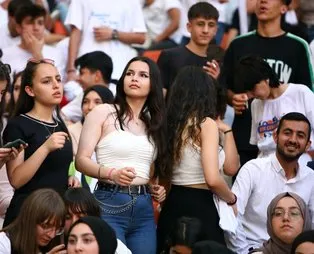 On binlerce genç Adana'daki gençlik şöleninde! İşte Z kuşağı