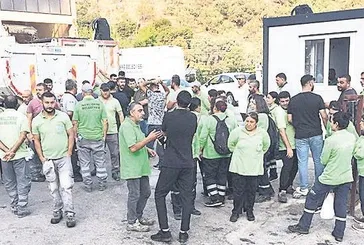 Maaş alamayan işçiler iş bıraktı