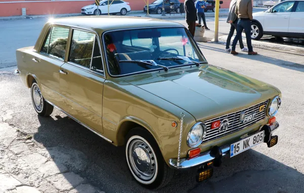 burdurda-oto-yikamaci-turan-hayta-30-bin-lira-masraf-yaparak-yeniledigi-1976-model-murat-124unu-150-bin-liraya-bile-satmiyor-1606891419499.jpg Burdur'da oto yıkamacı Turan Hayta 30 bin lira masraf yaparak yenilediği 1976 model Murat 124'ünü 150 bin liraya bile satmıyor-7