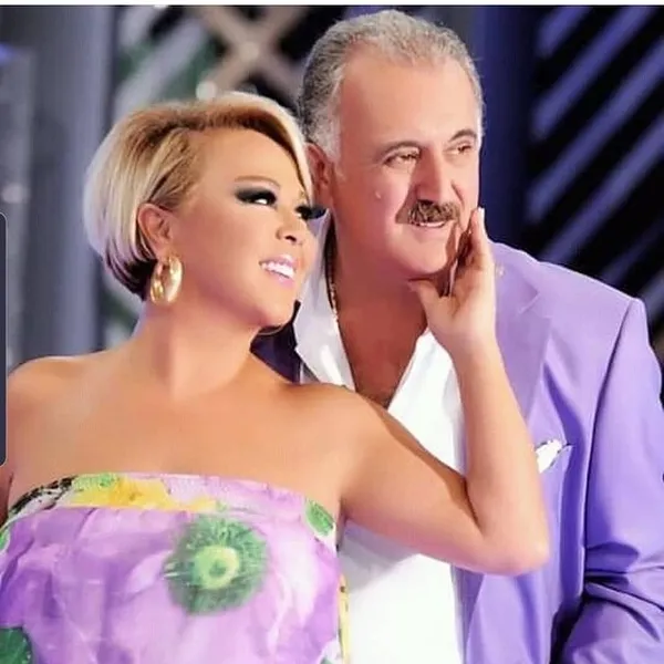 safiye-soymanla-anisini-anlatan-faik-ozturk-studyoda-duygusal-anlar-yasadi-benim-kalbimi-al-faike-tak-1617357051464.jpg Safiye Soyman’la anısını anlatan Faik Öztürk stüdyoda duygusal anlar yaşadı! “Benim kalbimi al, Faik’e tak”-4