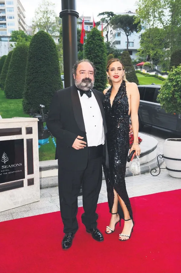 nevzat-aydin-sampiyonlar-ligi-finali-icin-kollari-sivadi-milyonluk-yalisinda-parti-veriyor-1686338267407.jpeg Nevzat Aydın Şampiyonlar Ligi Finali için kolları sıvadı! Milyonluk yalısında parti veriyor...-2