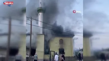 Akşam namazı öncesi cami alev alev yandı