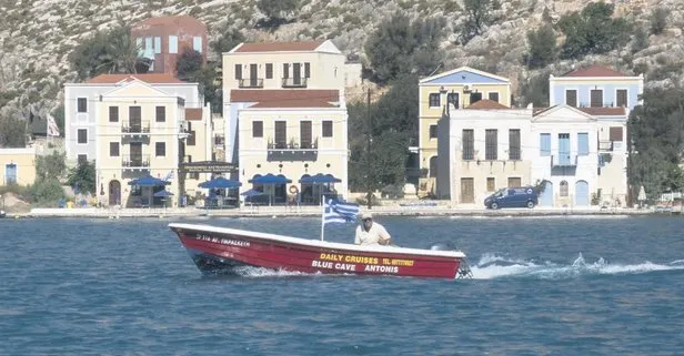 Meis Adası’nda halk isyan bayrağı açtı: Türk turistler gelsin yoksa batacağız