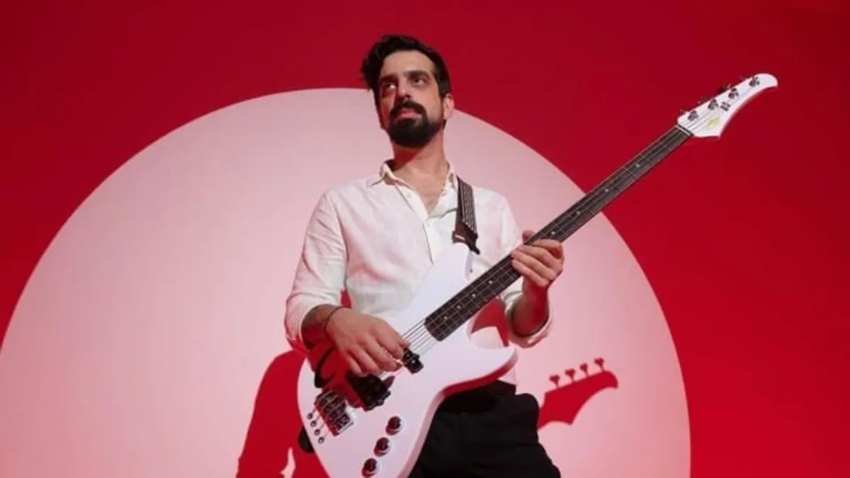 Yüzyüzeyken Konuşuruz’un gitaristi Can Tunaboylu sevgilisi Aybike Çelik’i darbetmişti! Hakimin sorusuna pes dedirten savunma!