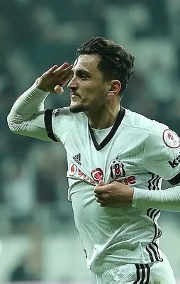 Gol attı, asker selamı verdi!