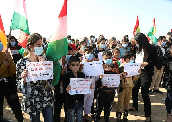 iraktaki-ezidiler-teror-orgutu-pkknin-sincardaki-varligini-protesto-etti-pkk-ve-deasin-hapisanelerindeki-kizlarimiz-ve-ogullarimiz-kurtarilsin-1604852970024.jpg