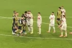 Fenerbahçe - Stuttgart maçı sonunda arbede!