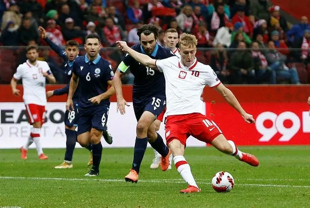 galatasaray-abd-ekibi-new-englandta-forma-giyen-adam-buksa-icin-temas-sagladi-1636580188720.jpeg Galatasaray, ABD ekibi New England’ta forma giyen Adam Buksa için temas sağladı-2