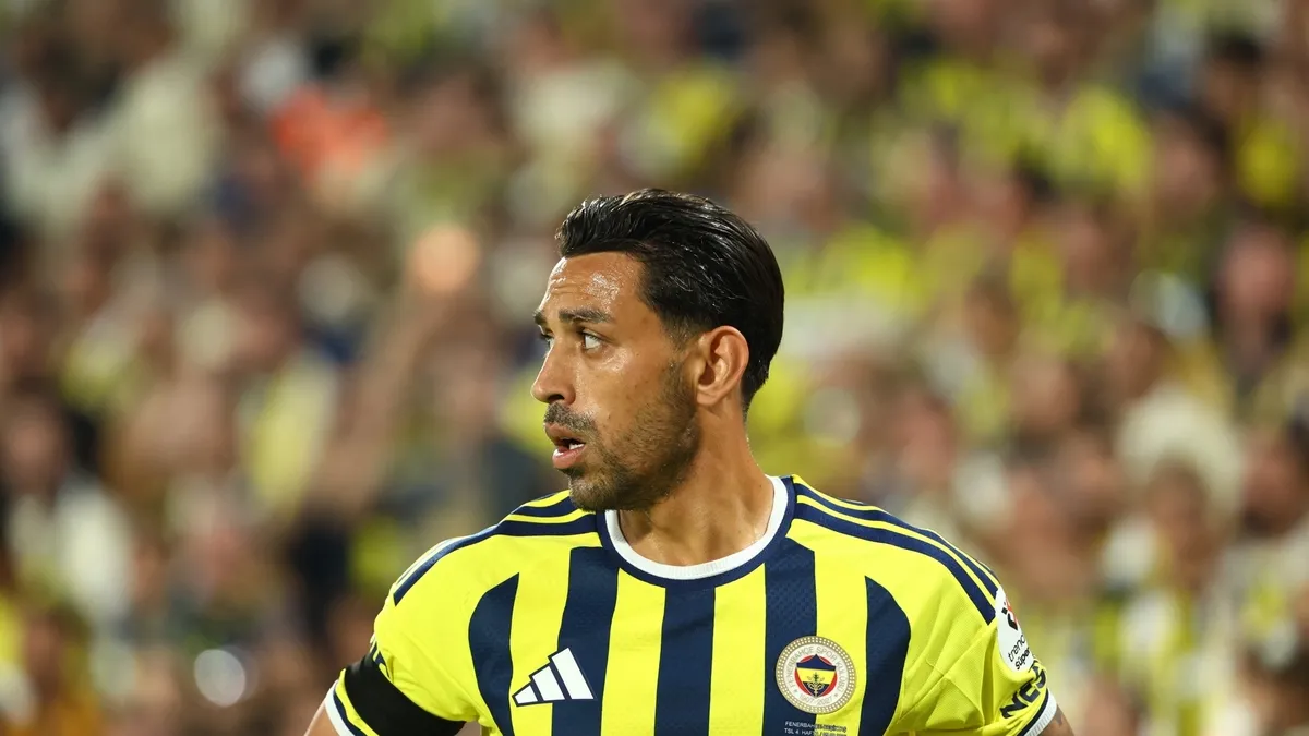 Fenerbahçe taraftarından İrfan Can Kahveci'ye derbide tepki