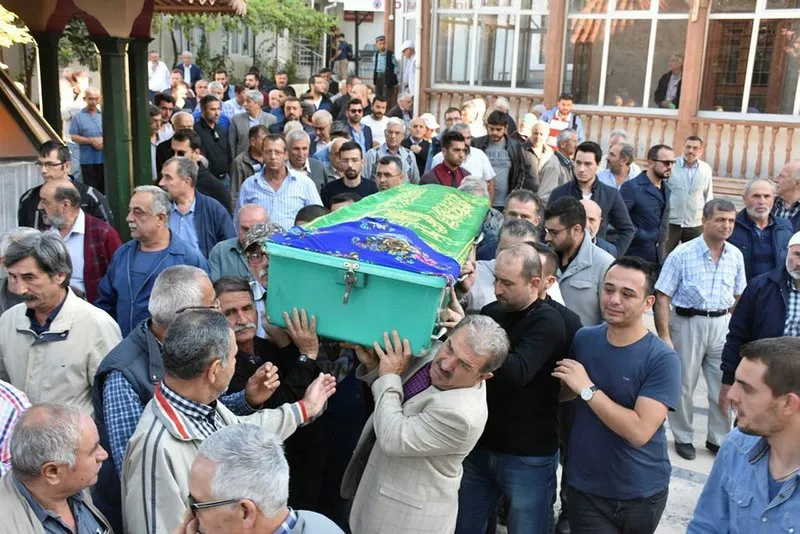 Nilgun Ozcelik Soma Da Topraga Verildi Takvim