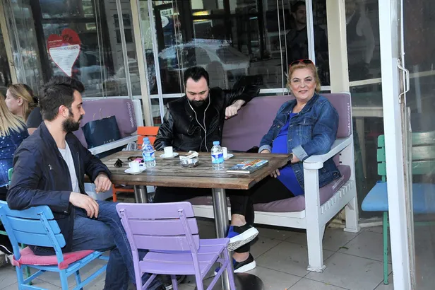 edhodaki-seruveni-tek-bolum-surmustu-usta-oyuncu-tercihini-o-programdan-yana-kullandi-1638041964497.jpg EDHO'daki tek bölümlük serüveninin sonrasında yeni rotası belli oldu! Usta oyuncu tercihini o programdan yana kullandı-7