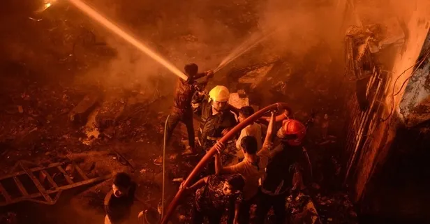 Bangladeş'te korkunç yangın: 69 kişi hayatını kaybetti!